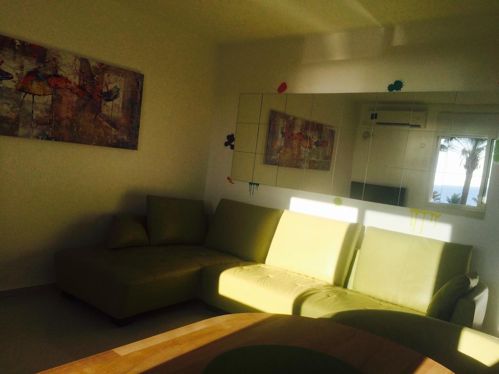 Alexsea Apartment Haifa Room photo